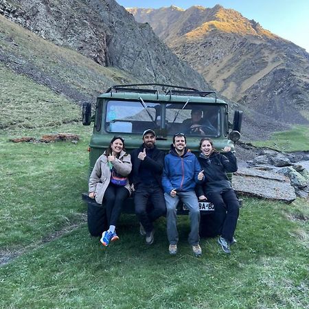 Xinaliq Khinalig Izzet'S Riverside Home Stay ภายนอก รูปภาพ
