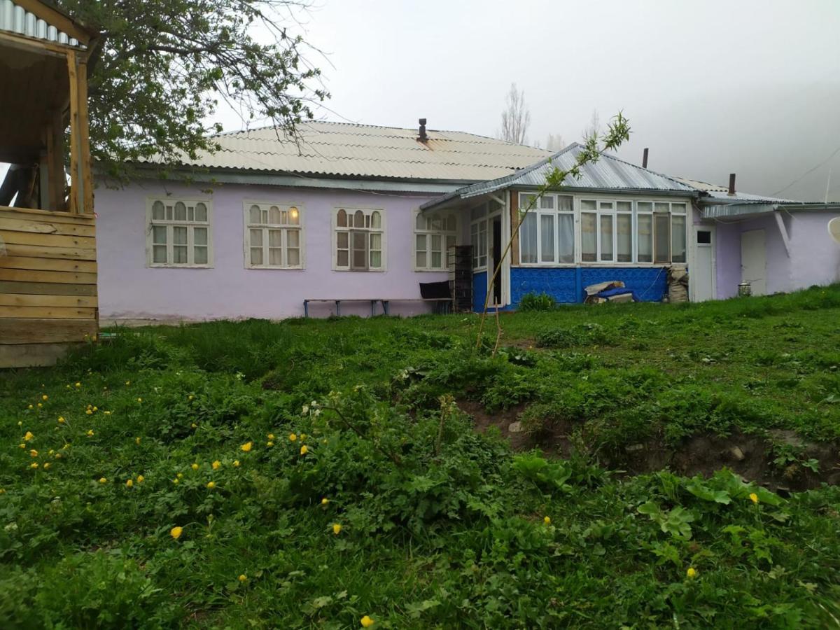 Xinaliq Khinalig Izzet'S Riverside Home Stay ภายนอก รูปภาพ