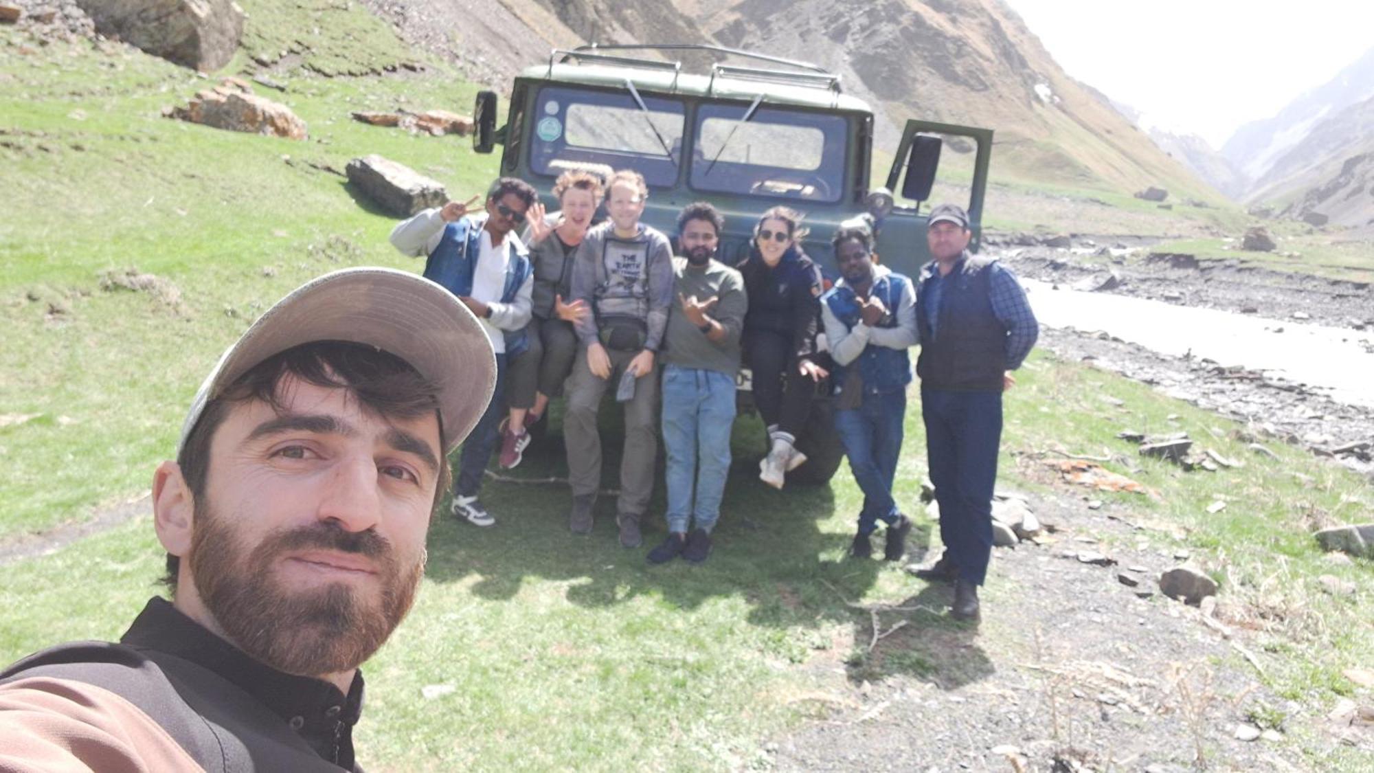 Xinaliq Khinalig Izzet'S Riverside Home Stay ภายนอก รูปภาพ