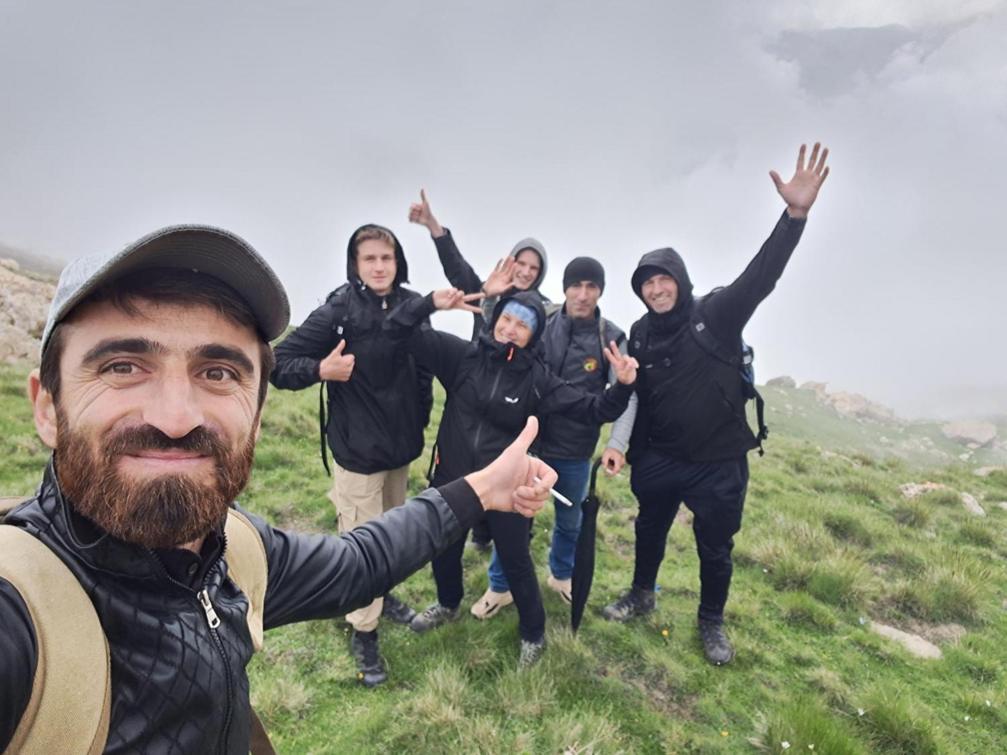 Xinaliq Khinalig Izzet'S Riverside Home Stay ภายนอก รูปภาพ