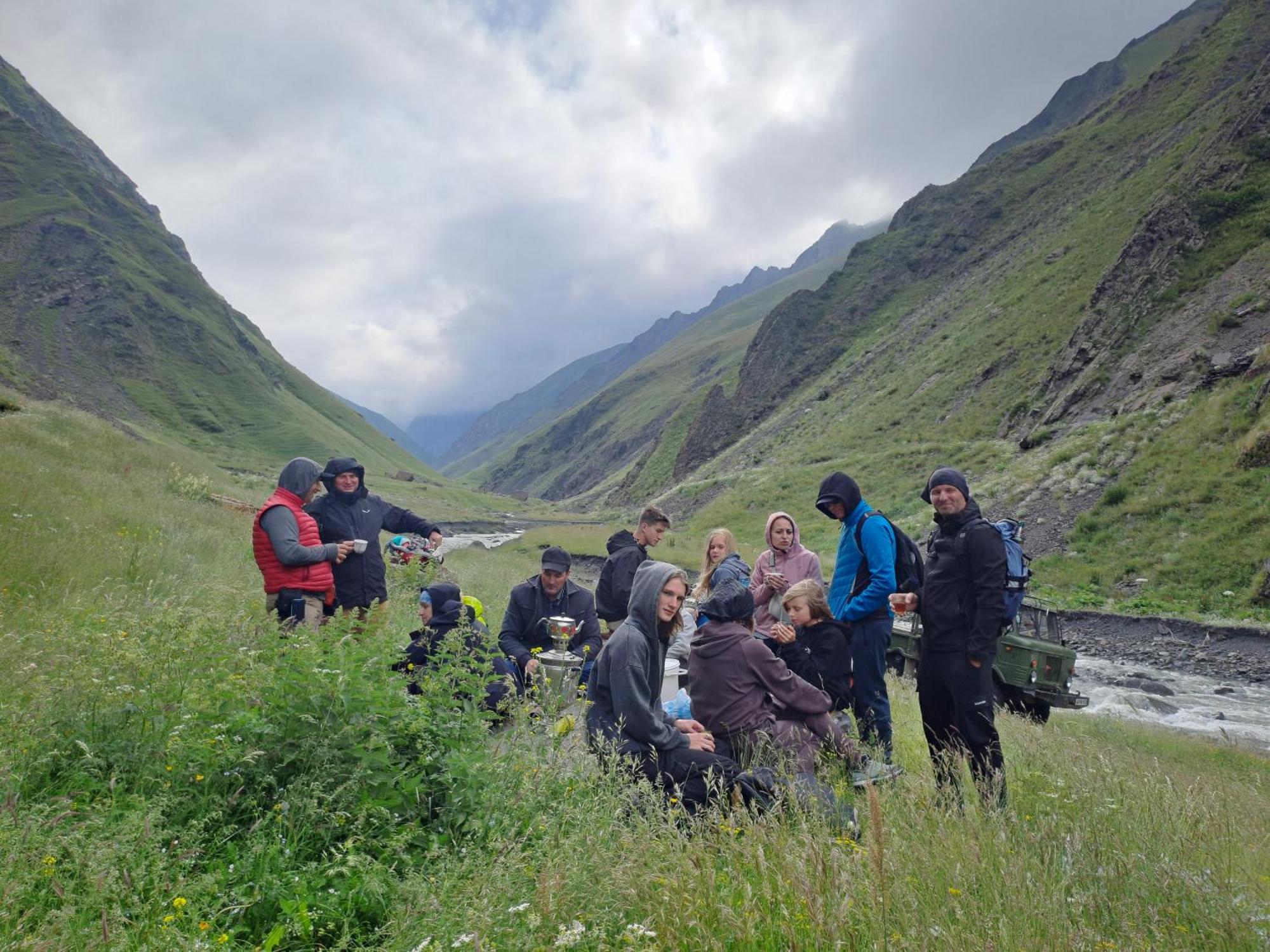 Xinaliq Khinalig Izzet'S Riverside Home Stay ภายนอก รูปภาพ