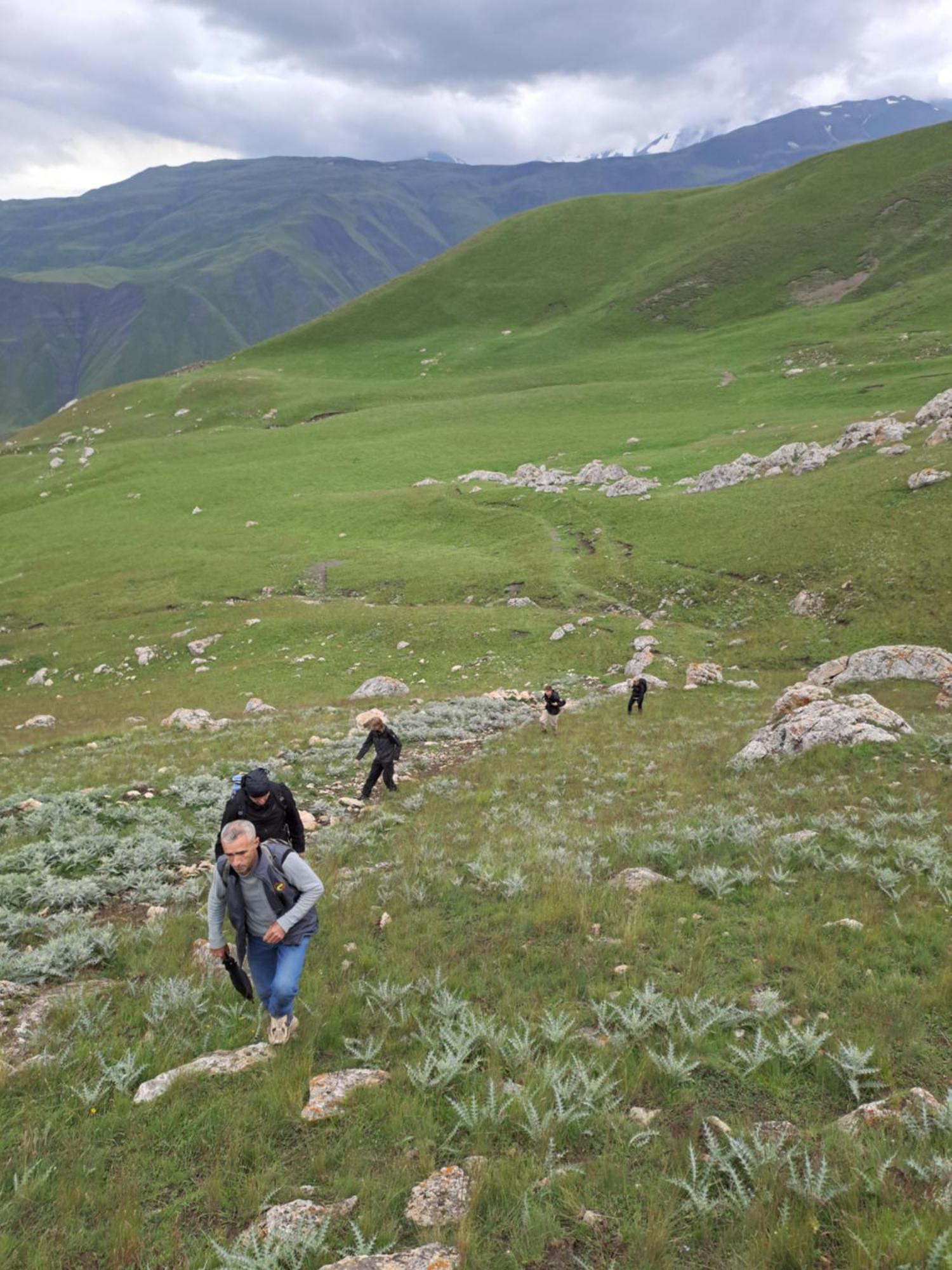 Xinaliq Khinalig Izzet'S Riverside Home Stay ภายนอก รูปภาพ